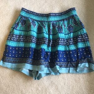 Flowy patterned shorts